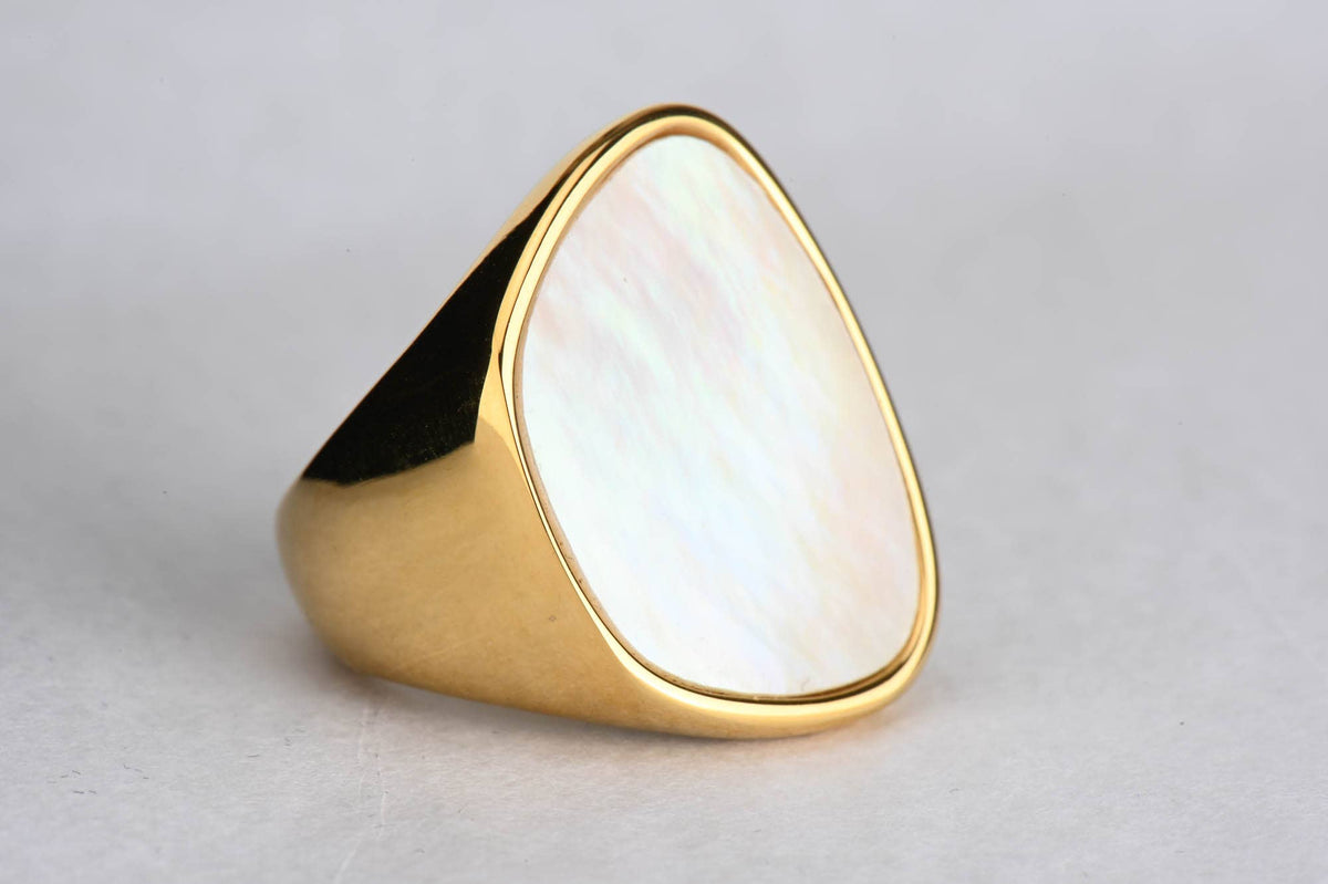 Pebble Shape Gold Mother-of-pearl Ring